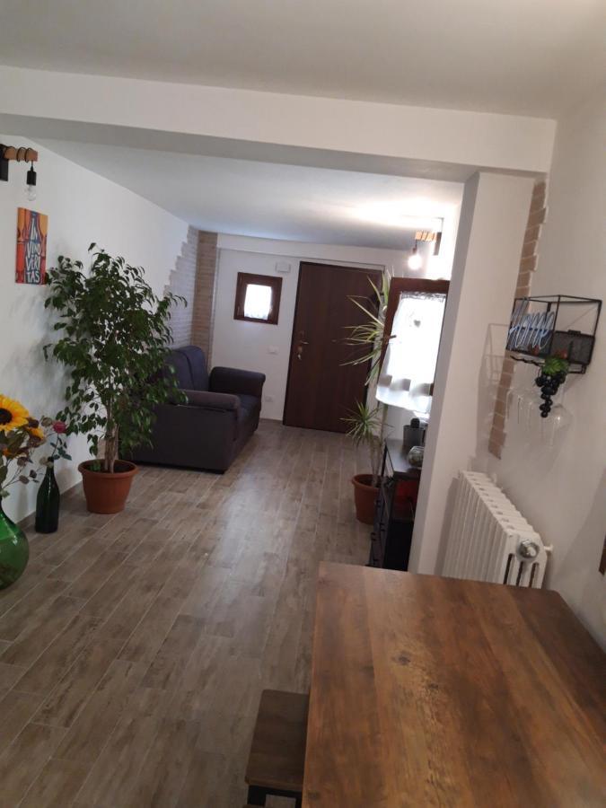 In Vino Veritas Sulmona Bagian luar foto
